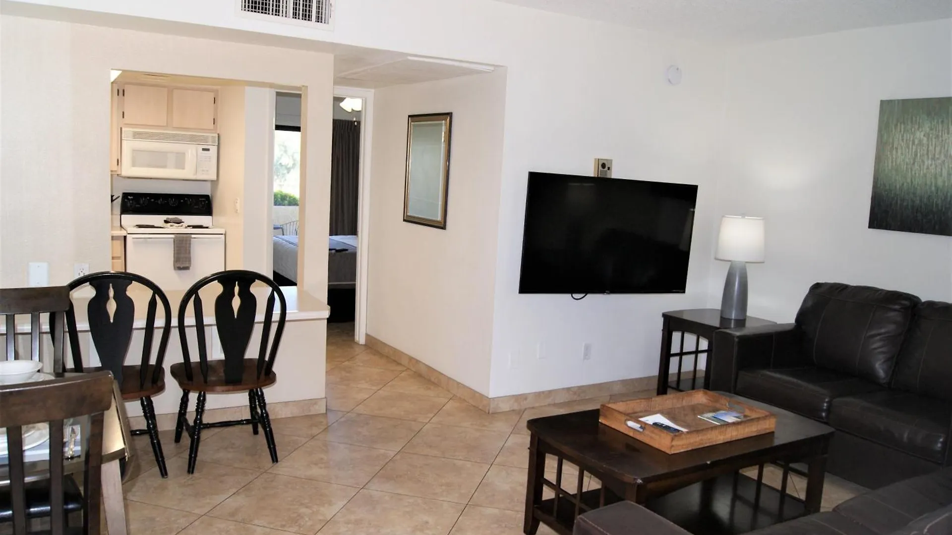 115 Fully Furnished 1Br Suite-Prime Location Scottsdale Apartment