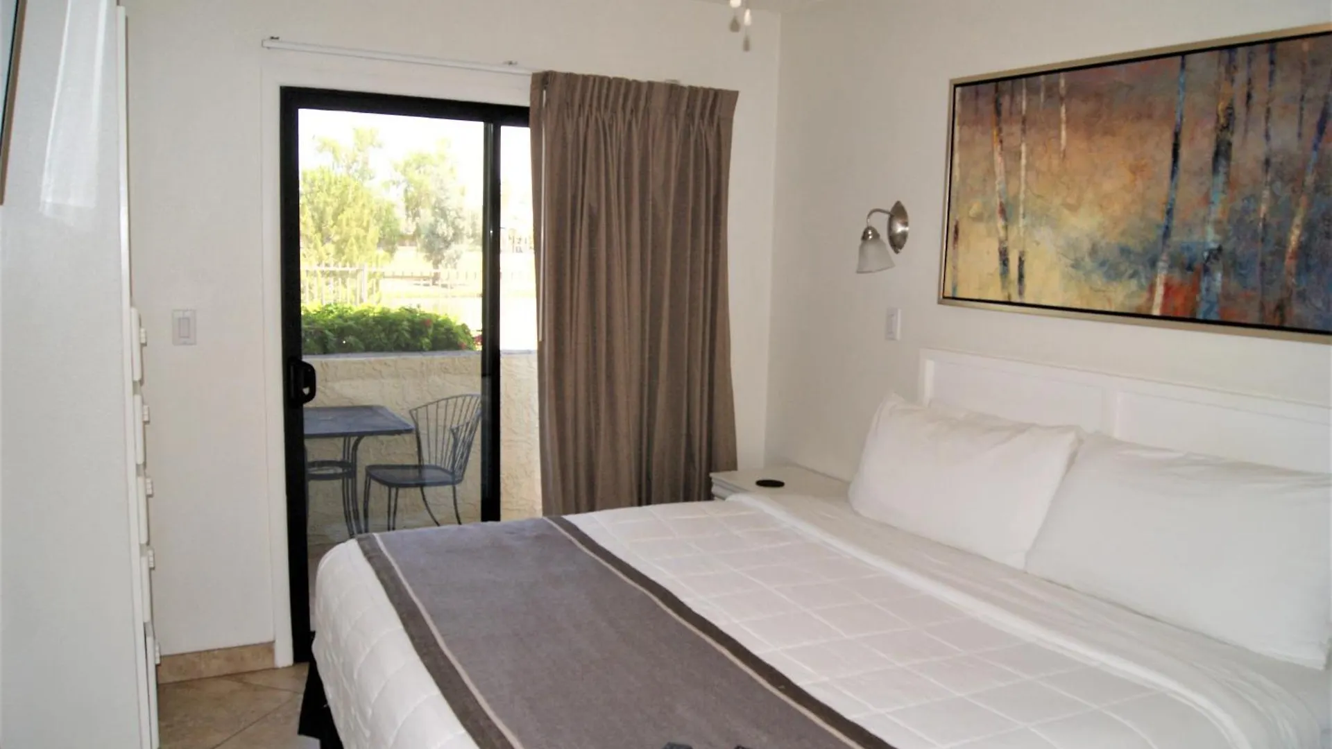 Apartment 115 Fully Furnished 1Br Suite-Prime Location Scottsdale